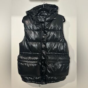 NWT Nocturne Black Hooded Puffer Vest Size Small will fit Medium